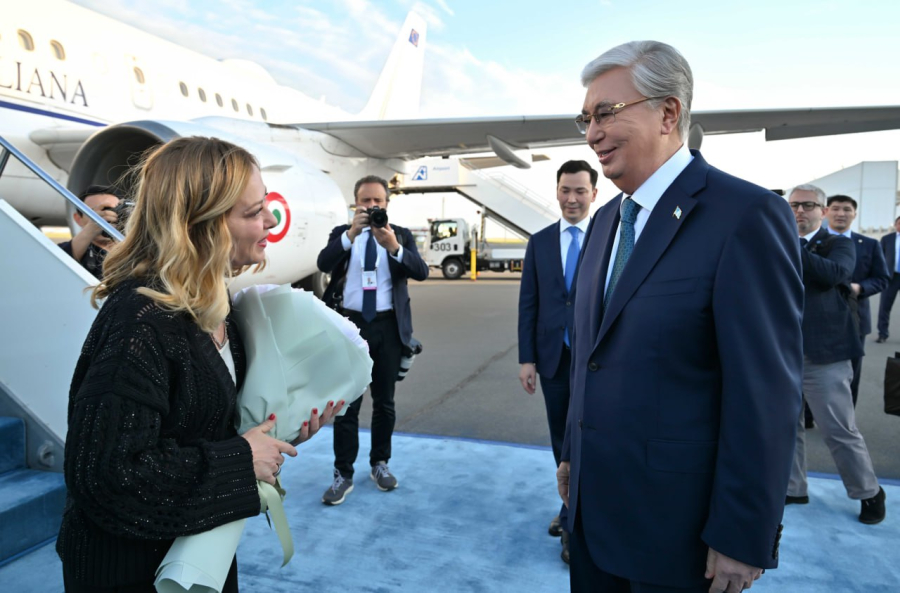 Президент встретил в столичном аэропорту Джорджу Мелони