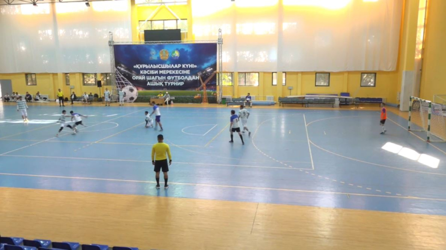 Футбольный турнир ко дню строителя прошел в Атырау