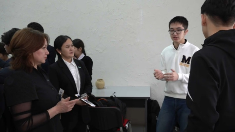 С работой IT-хаба в Уральске ознакомились депутаты