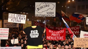 Многотысячные антиправительственные митинги разгорелись в Словакии