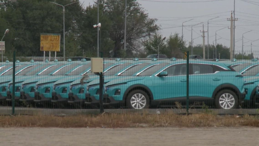 236,9 тысяч автомобилей завезли в Казахстан за год