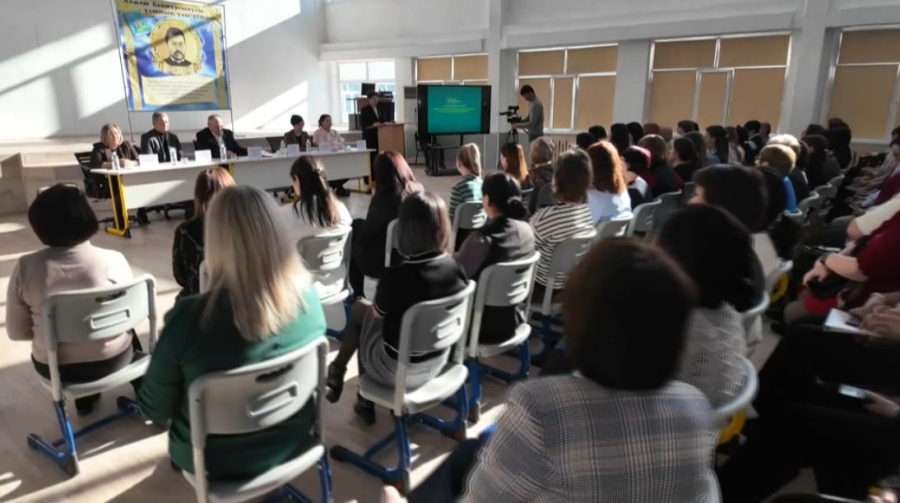 Сенаторы встретилась с педагогическим сообществом в Петропавловске