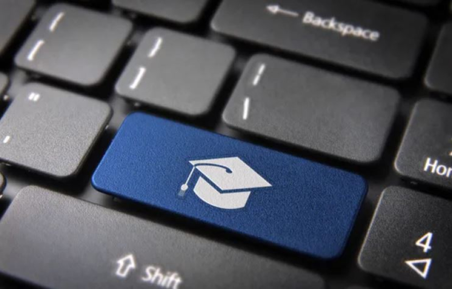 Более 10 тысяч абитуриентов подали документы для участия в конкурсе образовательных грантов