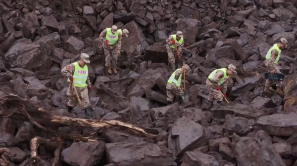 Мощный оползень сошёл на юго-западе Китая: есть погибший