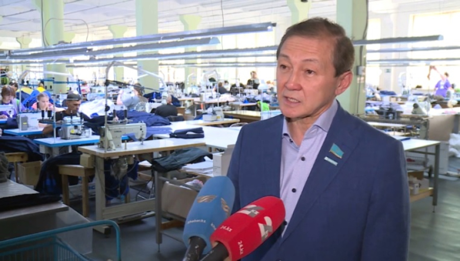 Мажилисмены посетили Абайскую швейную фабрику