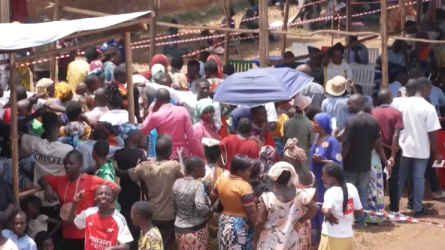 Тысячи беженцев из Конго спасаются от вооруженного конфликта в Бурунди