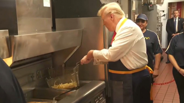 Трамп приготовил картошку фри в McDonald's