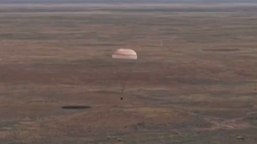 «Союз МС-28» с космонавтами успешно приземлился в Казахстане