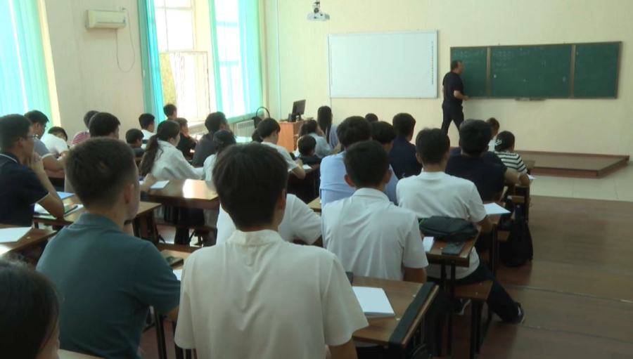 Тараздық 400 студент Венгрия университетінде білім алады