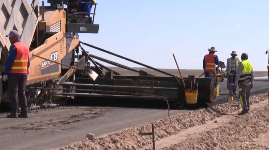 Қызылорда шекарасынан бастап 50 шақырым жолға асфальт төселді