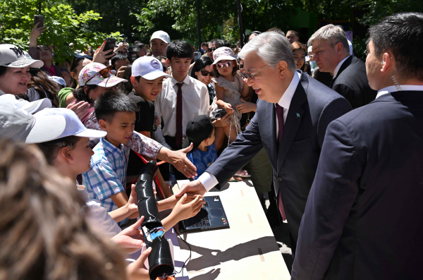 Қ. Тоқаев ғылымға құштар балалармен жүздесті