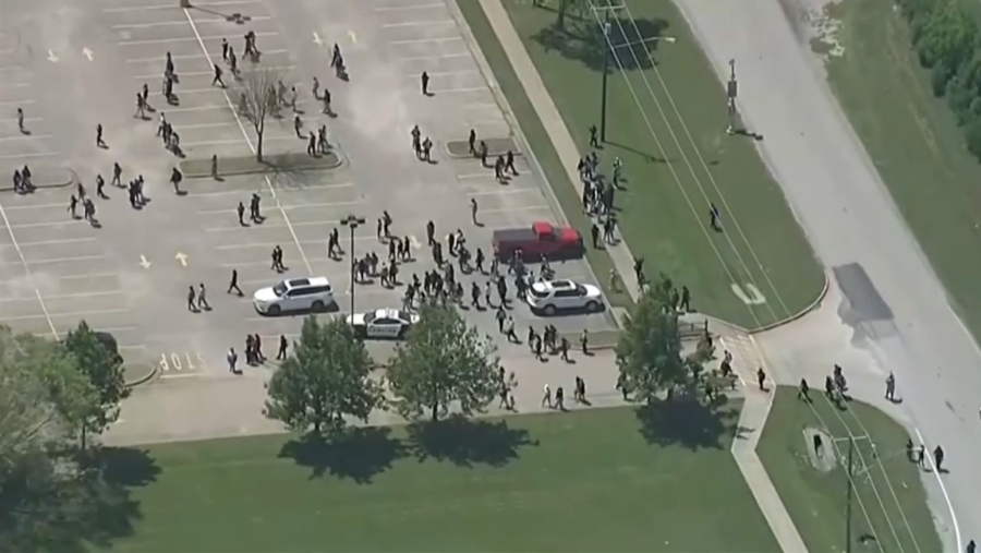 Техаста оқушы мектепте оқ жаудырды