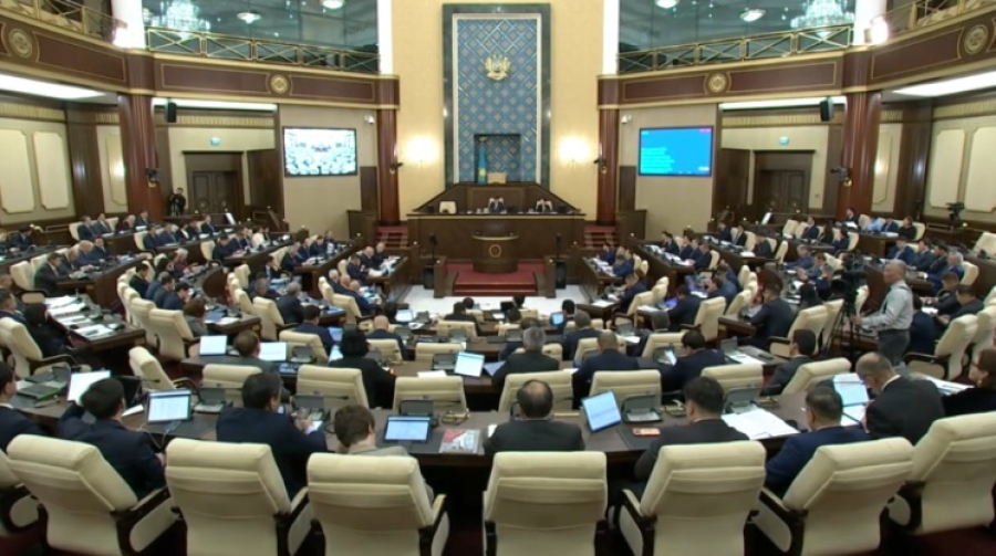 Парламент Казахстана принял закон об ИИ