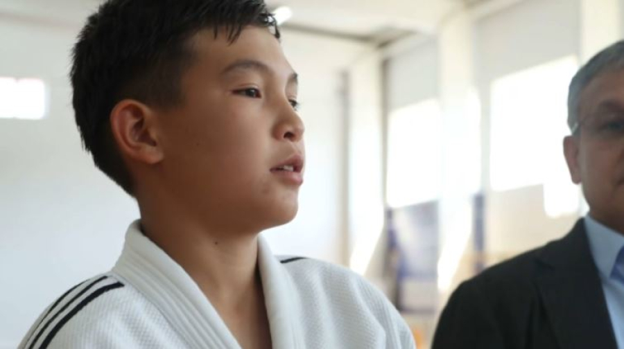 Юный дзюдоист из Атырау покорил Казнет песней «Балқадиша»