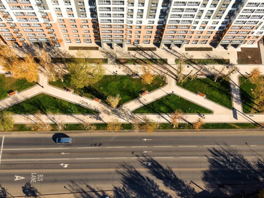 Астанада Республика күні қарсаңында жаңа гүлзар ашылды