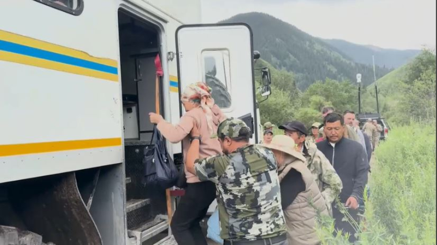 Түрген шатқалынан 42 адам эвакуацияланды