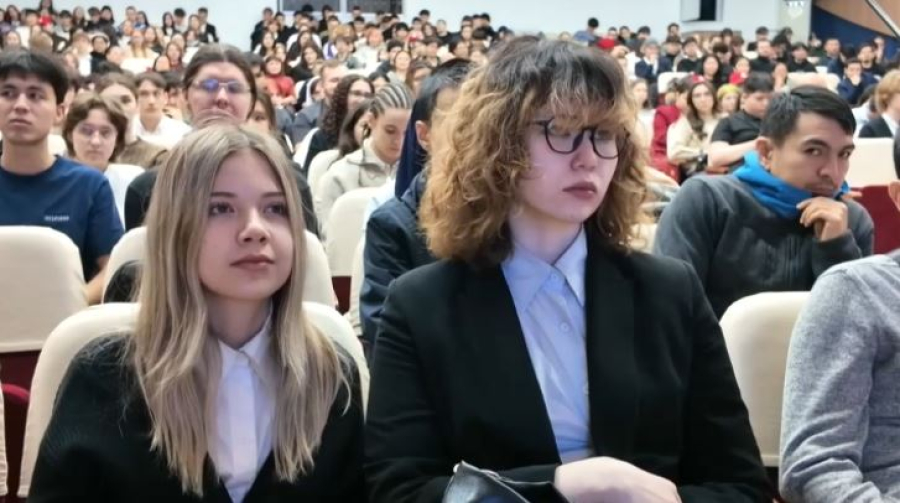 Студенты СКО окончили семестр в вузе США