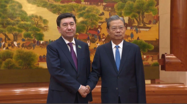 Ерлан Кошанов прибыл с официальным визитом в Китай