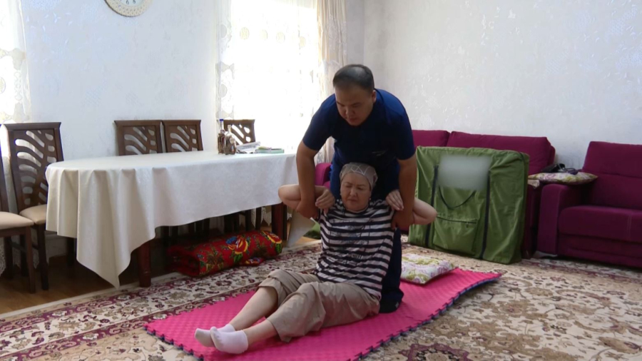 Талдықорғанда мүгедектігі бар жандар үйден оңалтудан өтеді
