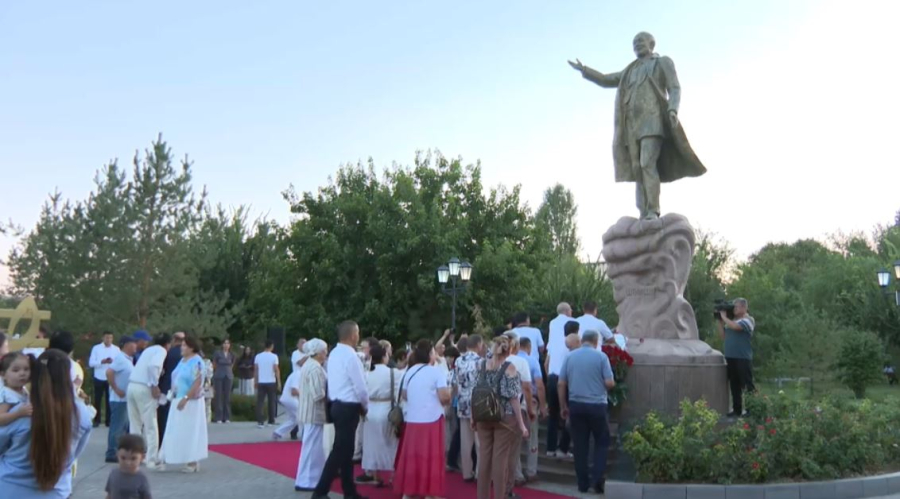 Шымкентте Шәмші Қалдаяқовтың рухына құрмет көрсетілді