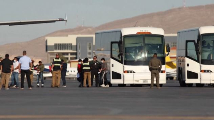 Верховный суд США временно приостановил депортацию мигрантов из Венесуэлы