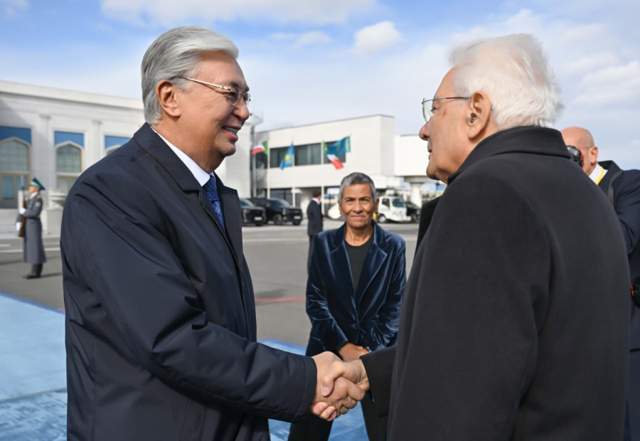 Токаев проводил президента Италии