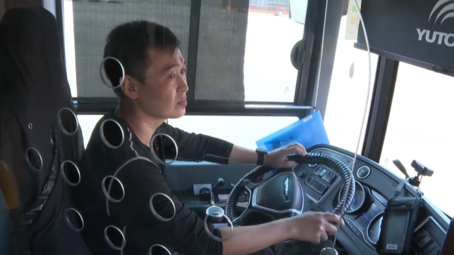 Ақтөбедегі қоғамдық көлікте Абайдың әндері шырқалады