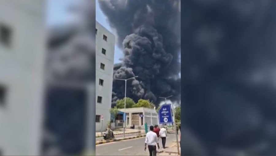 Крушение пассажирского самолета в Индии: выживших нет