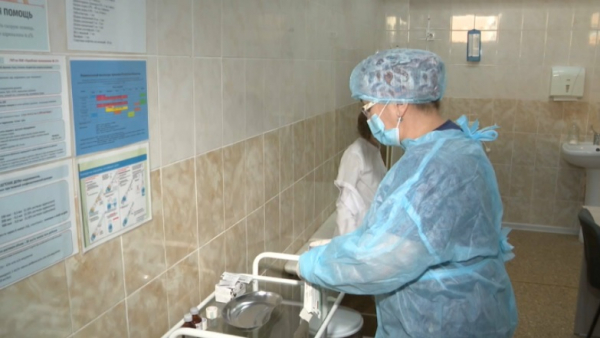 В Алматы 726 школьницам-подросткам сделали прививку от ВПЧ