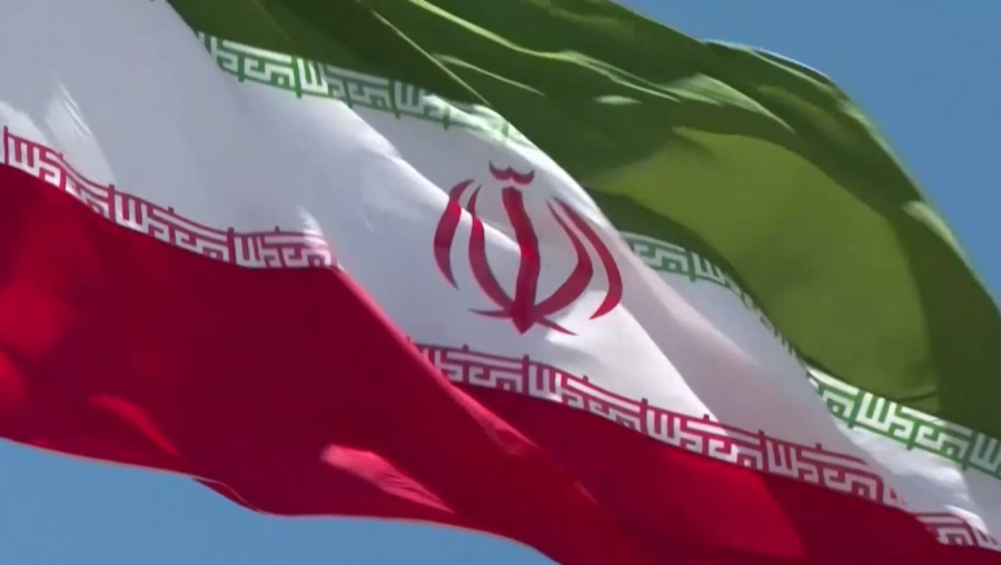 Иран миллионнан астам адамды әскер қатарына шақырды