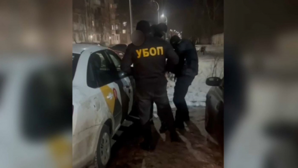 Павлодарда жүргізуші куәлігін емтихансыз алып беруге уәде еткен адам ұсталды