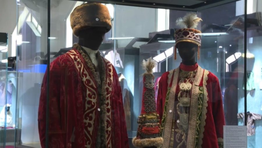 Выставка национальной одежды открылась в Алматы