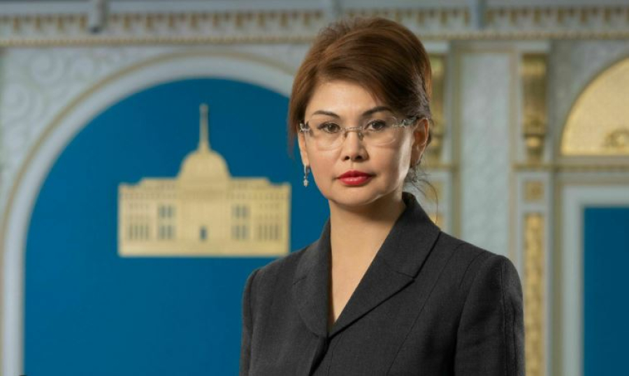 Аида Балаева Театр күнімен құттықтады