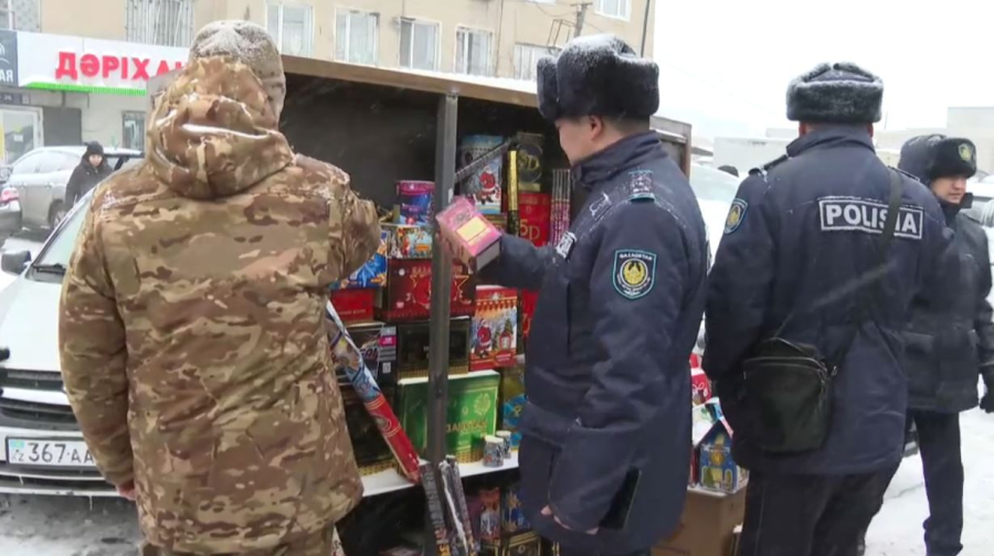 Незаконную реализацию пиротехники пресекают в области Абай