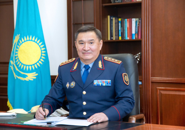 Президент переназначил Марата Ахметжанова на пост главы МВД