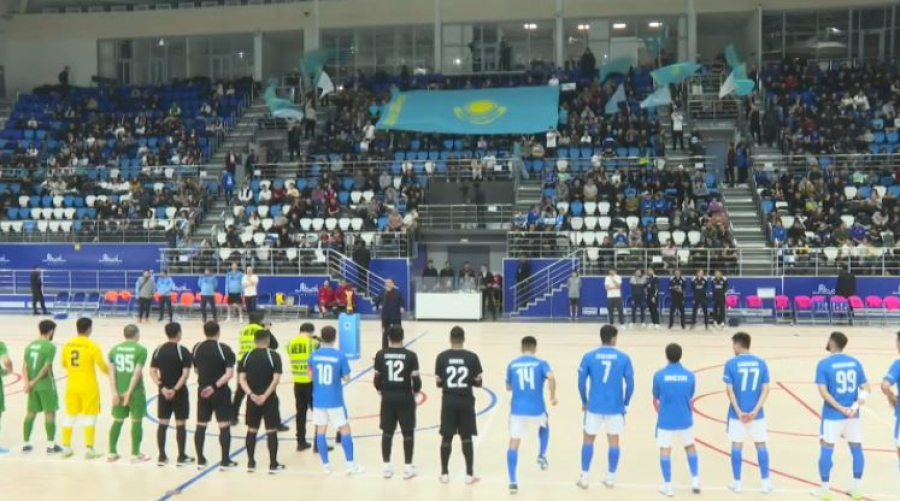 Флешмоб с участием пяти тысяч человек в Семее