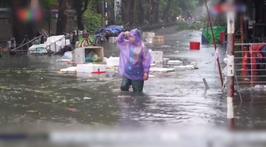 Вьетнамда тайфуннан 12 адам көз жұмды