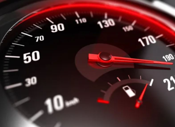 Алматинский лихач разогнался до 230 км/ч