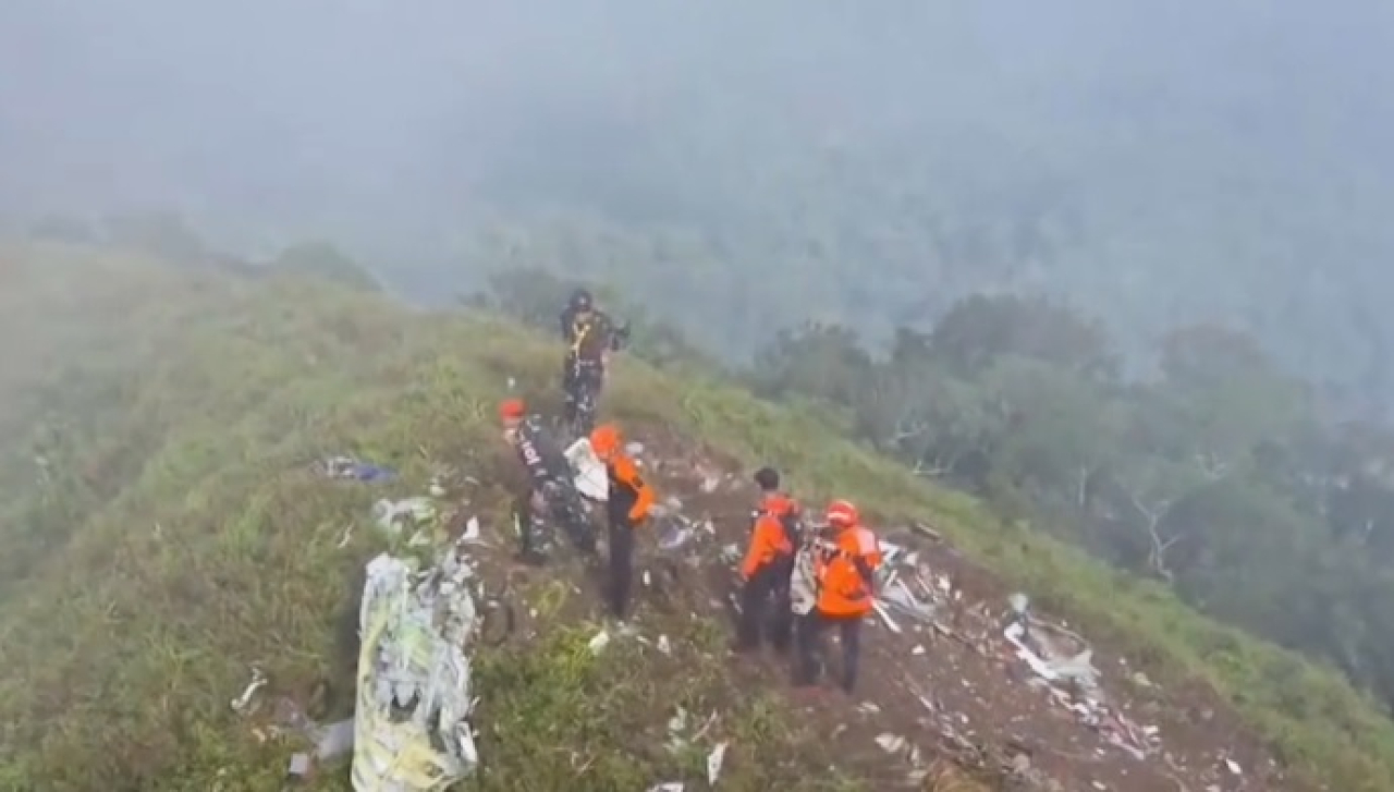 Найдены тела всех жертв авиакрушения в Индонезии