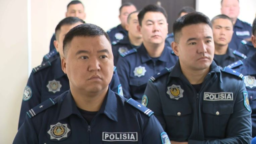 Уголовную ответственность за сталкинг и дропперство ввели в Казахстане