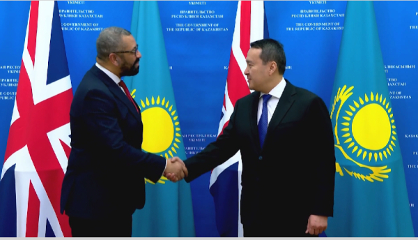 Глава Британского МИДа провел переговоры с Премьер-Министром РК