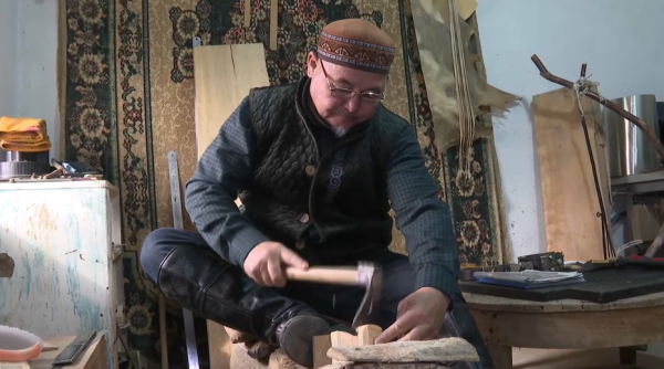 Ұсталық пен зергерлікті қатар меңгерген шебер