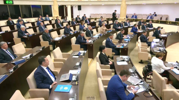 Сенаторы предложили запретить рекламу вейпов