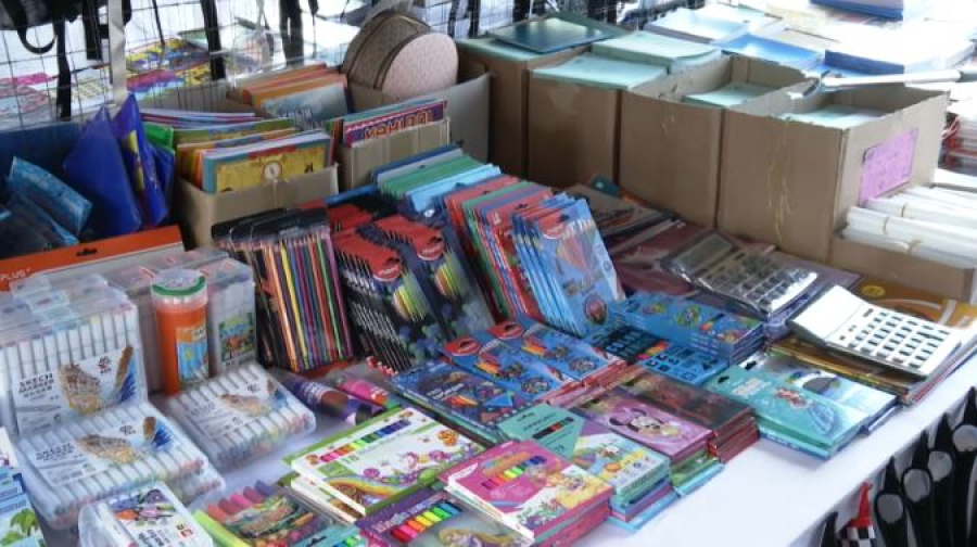 Сколько стоит собрать ребёнка в школу в Казахстане