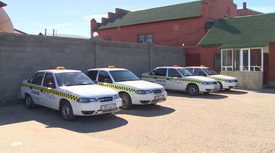 Казахстанцы стали ездить на такси вдвое чаще