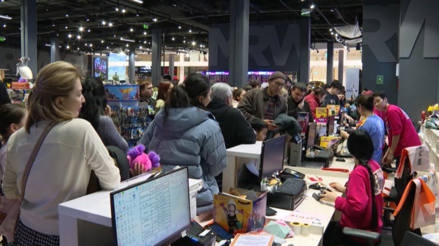 Елде мерекелік сауда қыза түсті