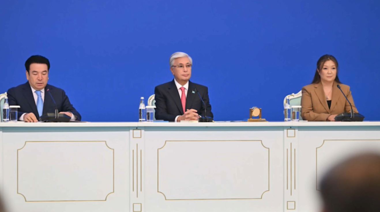 Тамыз кеңесінде қандай мәселелер көтерілді?