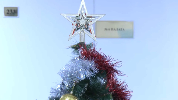 Бас әскери клиникалық госпитальде жауынгерлерге сыйлықтар табысталды