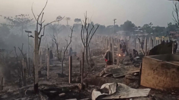 Бангладеште босқындар лагері өртенді