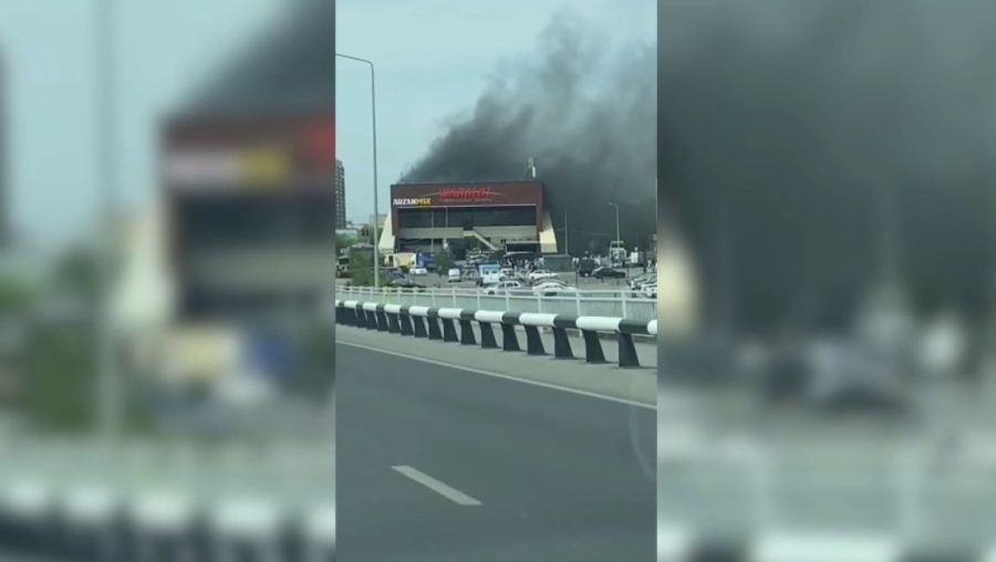 Астанада «Шапағат» базары отқа оранды